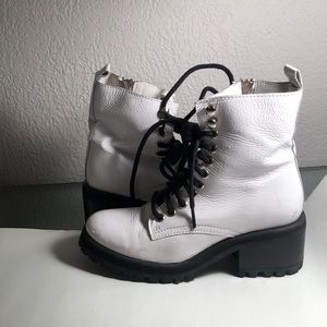 Steve madden white leather bootie